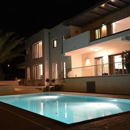 Villa Valsavia-Apartment Monsena With Pool And Spa Rovinj Exterior foto